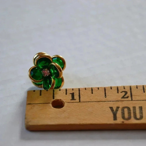 Vtg  bezel crystal clip on earrings - Picture 5 of 5